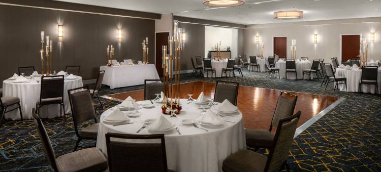 长岛麦克阿瑟机场万怡酒店(Courtyard Long Island MacArthur Airport)图片