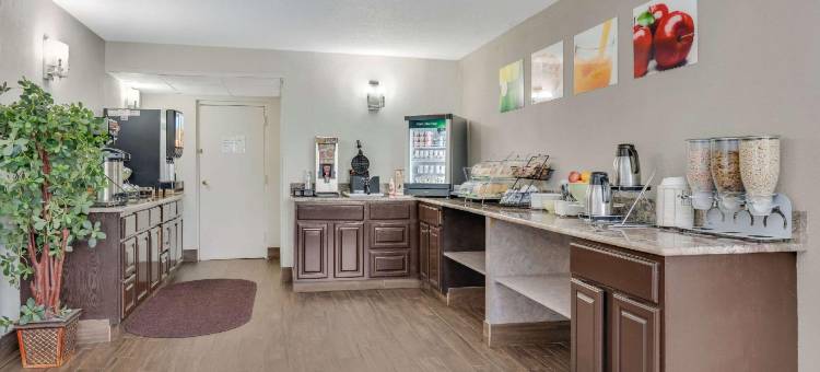 品质酒店(Red Roof Plus+ Easton)图片