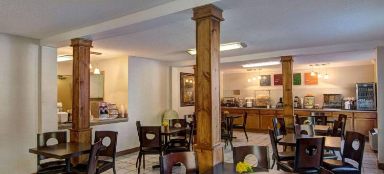 贝克利凯隆波因特酒店(Clarion Pointe Beckley)图片