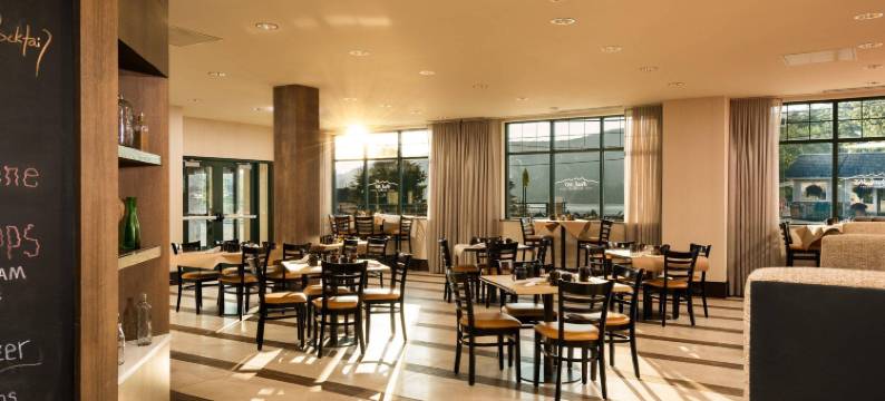 乔治湖万怡酒店(Courtyard Lake George)图片