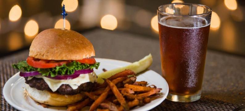 威尔克斯-巴里假日酒店(Holiday Inn WILKES BARRE - EAST MOUNTAIN by IHG)图片