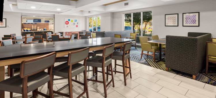 智选假日套房酒店萨姆纳(Holiday Inn Express & Suites Sumner - Puyallup Area)图片