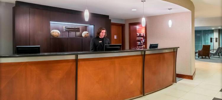 迈尔斯堡75号州际公路及湾岸中心万怡酒店(Courtyard Fort Myers at I-75 and Gulf Coast Town Center)图片