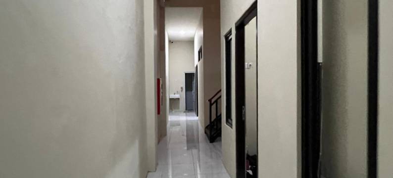 三宝垄布伦酒店红门合作(Brenn Hotel Semarang Mitra Reddoorz)图片