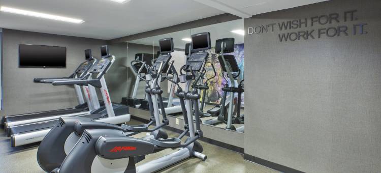 赫恩登雷斯顿万豪万枫套房酒店(Fairfield Inn & Suites Herndon Reston)图片
