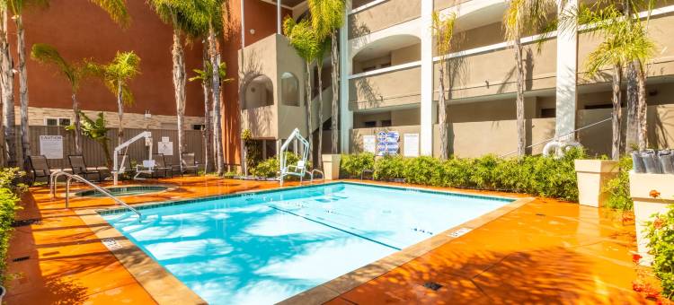 安纳海姆西智选假日酒店(Holiday Inn Express Anaheim West)图片