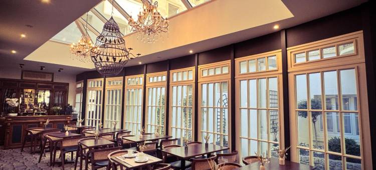 巴约中心邱吉尔酒店(Churchill Hotel Bayeux Centre)图片