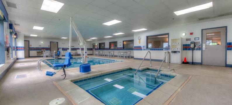 克里斯特尔莱克丽怡酒店(Country Inn & Suites by Radisson, Crystal Lake, IL)图片