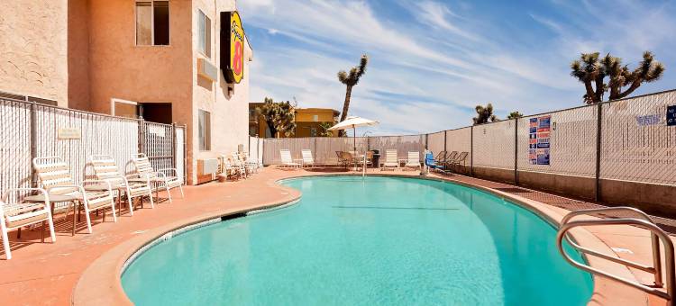 尤卡谷-约书亚树公园速8酒店(Super 8 by Wyndham Yucca Val/Joshua Tree Nat Pk Area)图片