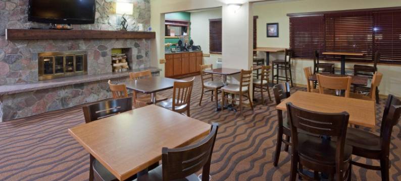 法戈西阿克雷斯温德姆美吟温德姆酒店(AmericInn by Wyndham Fargo West Acres)图片