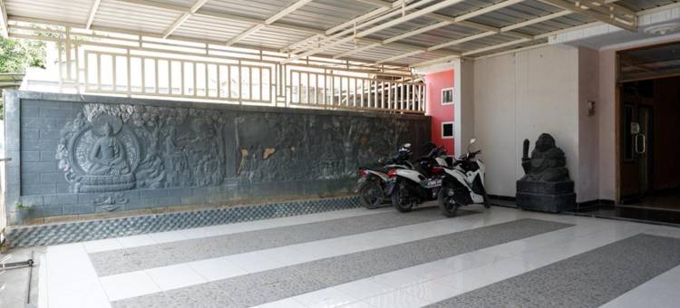 RedDoorz靠近GOR Wisanggeni(RedDoorz Near Gor Wisanggeni)图片