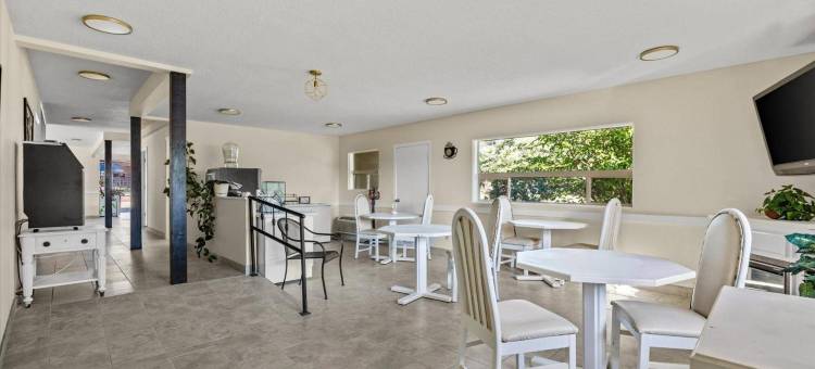 红箭旅馆及套房，温德姆旗下Travelodge(Red Arrow Inn & Suites, a Travelodge by Wyndham)图片