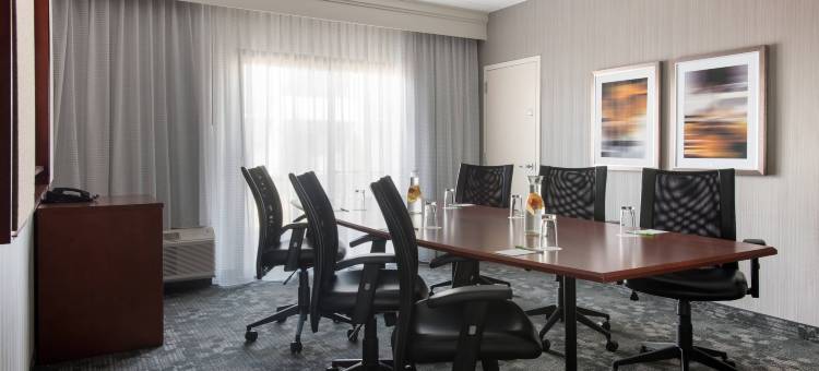 雪城环路万怡酒店(Courtyard Syracuse Carrier Circle)图片