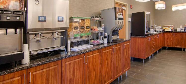 布莱恩国家体育中心贝斯特韦斯特优质酒店(Best Western Plus Blaine at the National Sports Center)图片