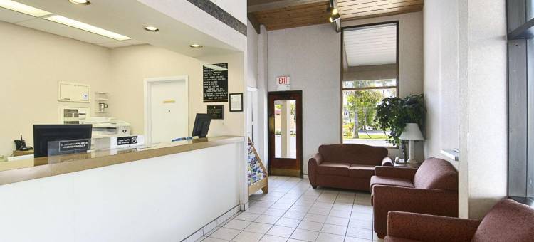 里维拉比奇西棕榈滩海滩速8酒店(Super 8 by Wyndham Riviera Beach West Palm Beach)图片