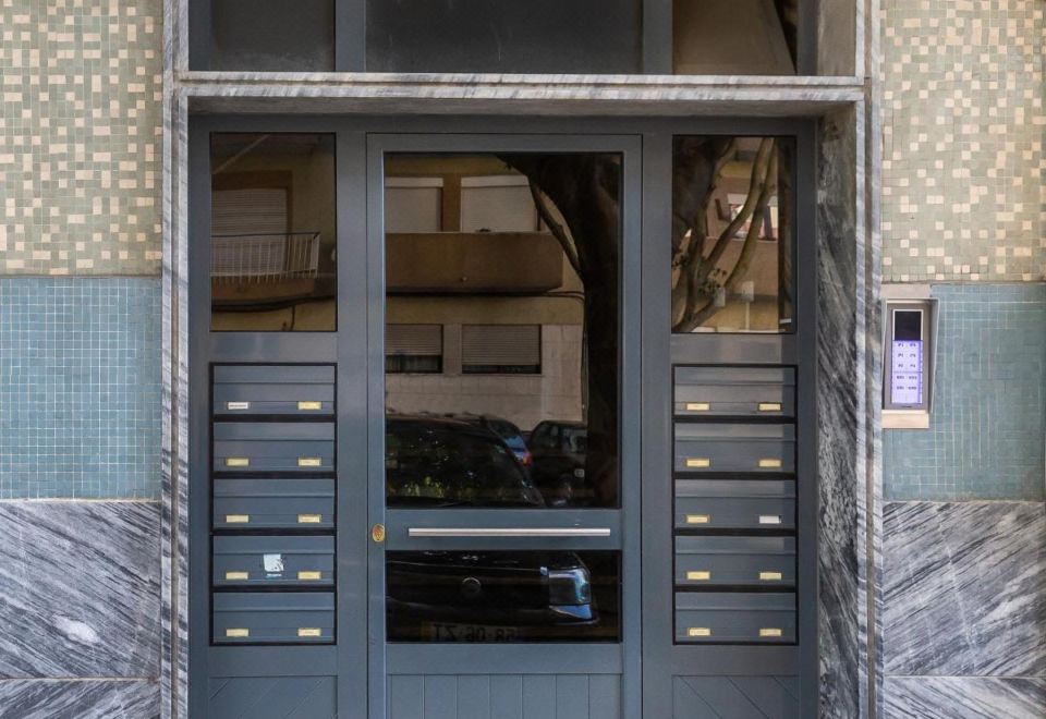 Just4UApartment - Near Lisbon & Beach - with AC Hotel Overview