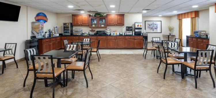 萨凡纳南呗盟套房酒店(Baymont by Wyndham Savannah South)图片