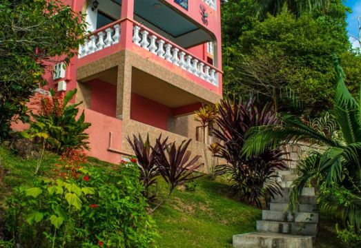 Les Elles Guesthouse Self Catering Hotel Overview