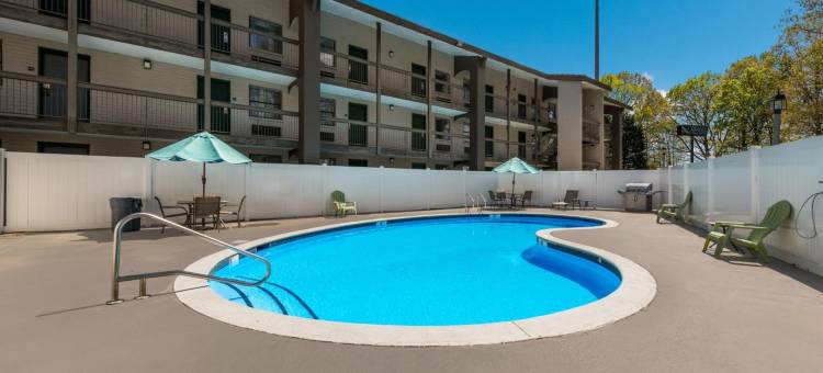 品质酒店及套房-机场(Quality Inn & Suites Airport)图片