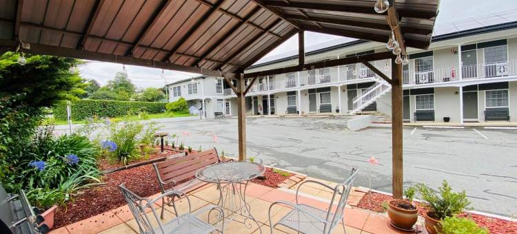 克罗尼尔寄宿汽车旅馆(Colonial Lodge Motor Inn)图片