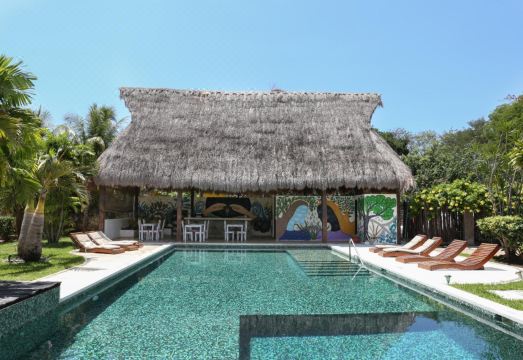 Villas H2O Hotel Overview