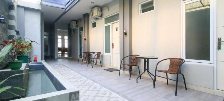 克拉登火车站附近瑞德多兹酒店(RedDoorz at Hotel Putra Perdana Klaten)图片