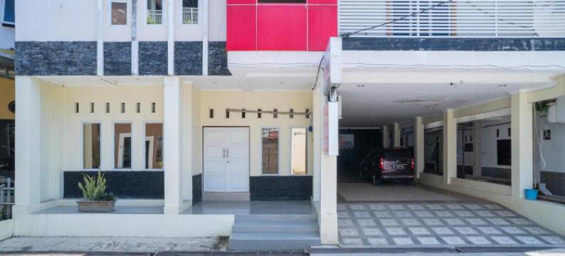 RedDoorz Syariah Near Lapangan Dwiwarna Barabai图片