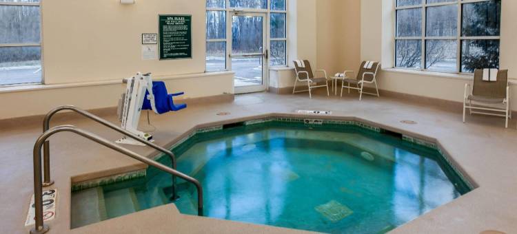 密尔沃基西南新柏林拉昆塔温德姆套房酒店(La Quinta Inn & Suites by Wyndham Milwaukee SW New Berlin)图片