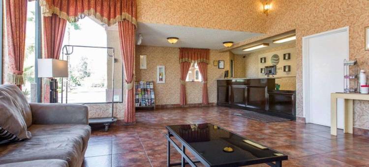 舒适套房酒店-近莫雷诺谷马奇空军预备基地(Comfort Inn & Suites Moreno Valley Near March Air Reserve Base)图片