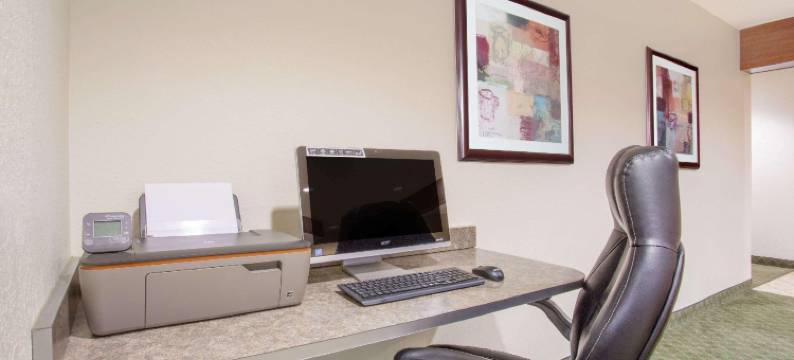 加萨瓦-萨顿温德姆麦客达套房酒店(Microtel Inn & Suites by Wyndham Gassaway/Sutton)图片