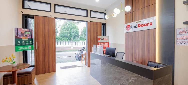红多兹酒店-近西洛亚姆卡拉瓦奇3号(RedDoorz Near Siloam Karawaci 3)图片