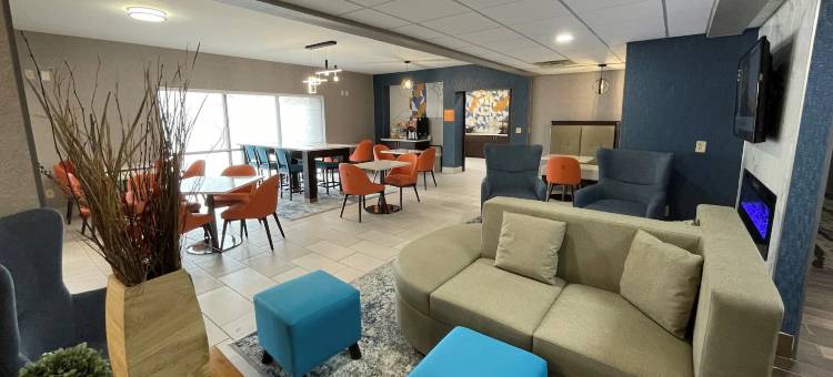 费耶特维尔 I-95 拉昆塔温德姆套房酒店(La Quinta Inn & Suites by Wyndham Fayetteville I-95)图片