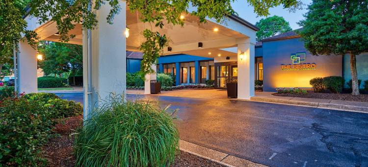 汉普顿体育馆中央万怡酒店(Courtyard Hampton Coliseum Central)图片