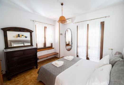 ΜAriza's Escape Hotel Overview