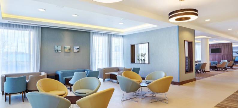 伯恩矛斯希尔顿欢朋酒店(Hampton by Hilton Bournemouth)图片