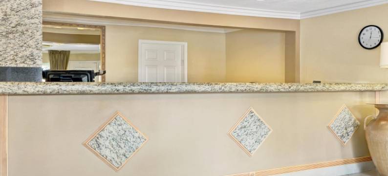 拉斯维加斯北-弗里蒙特街区温德姆速8酒店(Super 8 by Wyndham Las Vegas North Strip/Fremont St. Area)图片