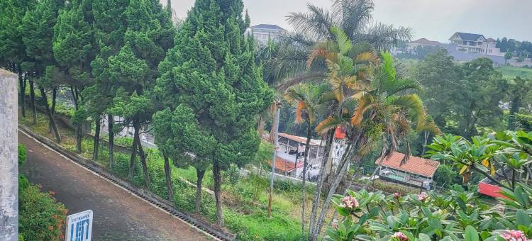 普拉斯-靠近UPI塞提亚布迪校区(RedDoorz near UPI Setiabudhi Bandung)图片