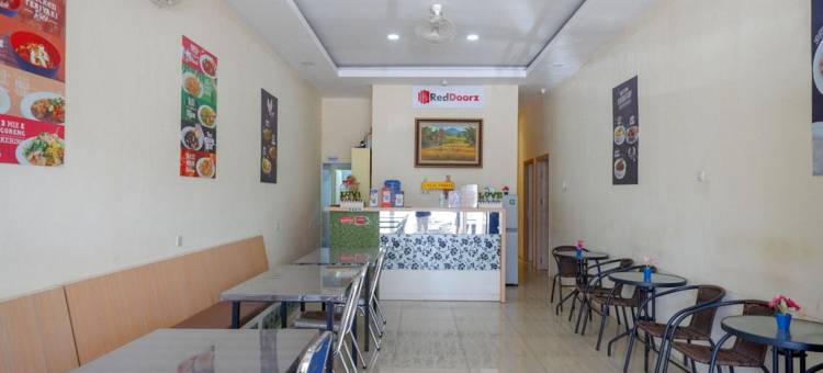 红多兹Plus酒店@望加锡洛萨里(RedDoorz Plus @ Losari Makassar)图片