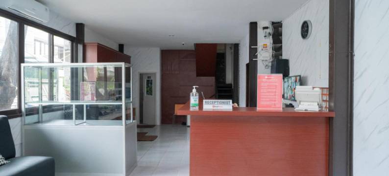 红多兹Plus酒店-近ITC森帕卡马斯2号(RedDoorz Plus Near ITC Cempaka Mas 2)图片