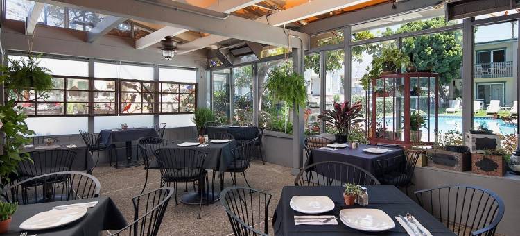 恩西纳贝斯特韦斯特优质套房酒店(Best Western Plus Santa Barbara)图片