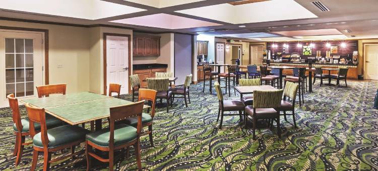 肖尼拉昆塔温德姆套房酒店(La Quinta Inn & Suites by Wyndham Shawnee)图片