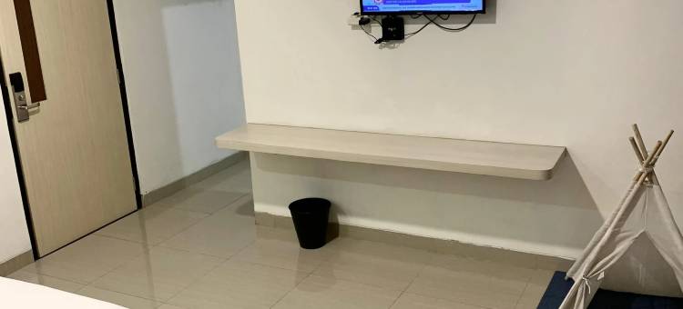 城市景观酒店MS客房旅馆-新邦利马-由红门酒店管理(Urbanview Hotel MS Rooms Inn Simpang Lima by RedDoorz)图片