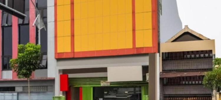 OYO2354三点公寓(RedDoorz Near BG Junction Surabaya)图片