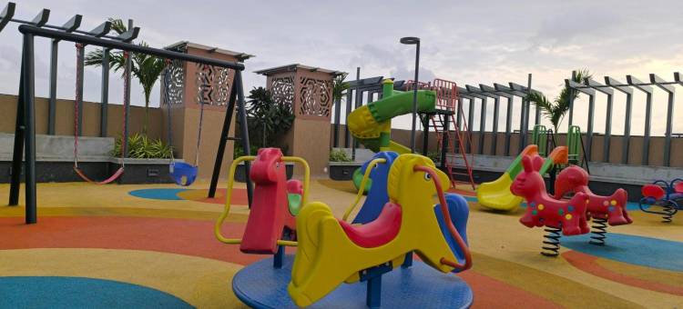 Urban Nest - Neon Homeotel -1 km from Airport图片
