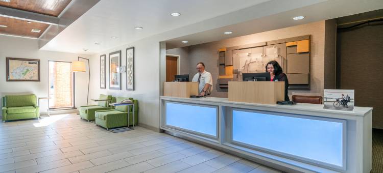 智选假日套房酒店埃尔金斯(Holiday Inn Express & Suites Elkins)图片