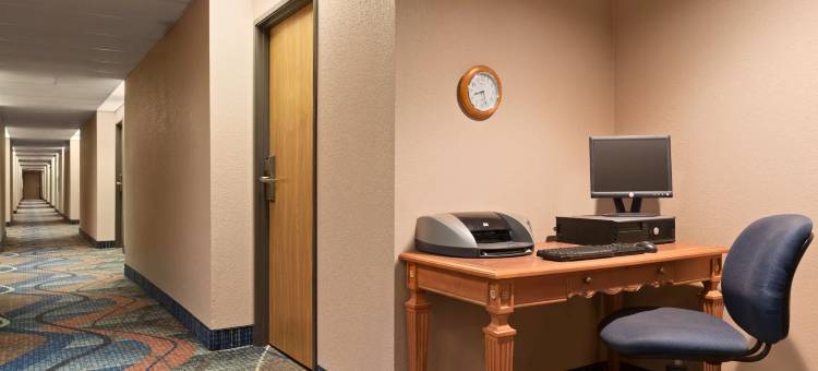 洛根呗盟套房酒店(Baymont by Wyndham Logan)图片