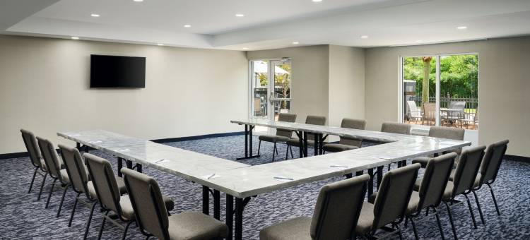 奥本欧佩莱卡万枫酒店酒店(Fairfield Inn & Suites Auburn Opelika)图片