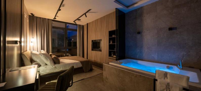 天鹅绒房间及其他(Velvet Rooms & More)图片