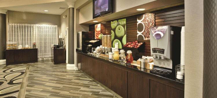 伯明翰霍姆伍德拉昆塔温德姆套房酒店(La Quinta Inn & Suites by Wyndham Birmingham Homewood)图片