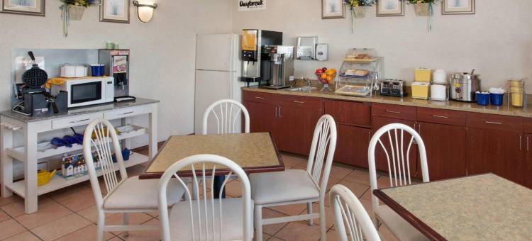 科科莫温德姆戴斯套房酒店(Days Inn & Suites by Wyndham Kokomo)图片